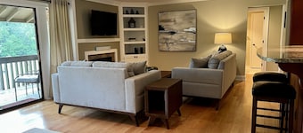 “The Cradle Cottage", 3 bed-2 bath, renovated condo a short walk to Pinehurst CC
