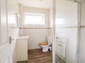 Cottage | Bathroom