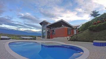 Rumah Comfort | Seprai premium, bantalan ekstra lembut, minibar, dan Wi-Fi gratis