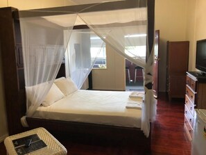 Habitación estándar, 1 cama de matrimonio, baño compartido | Wifi gratis