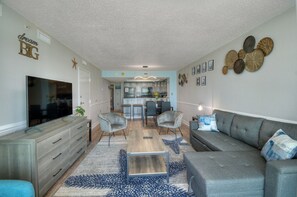 Condo, 1 Bedroom, Balcony, Oceanfront (604A) | Living area