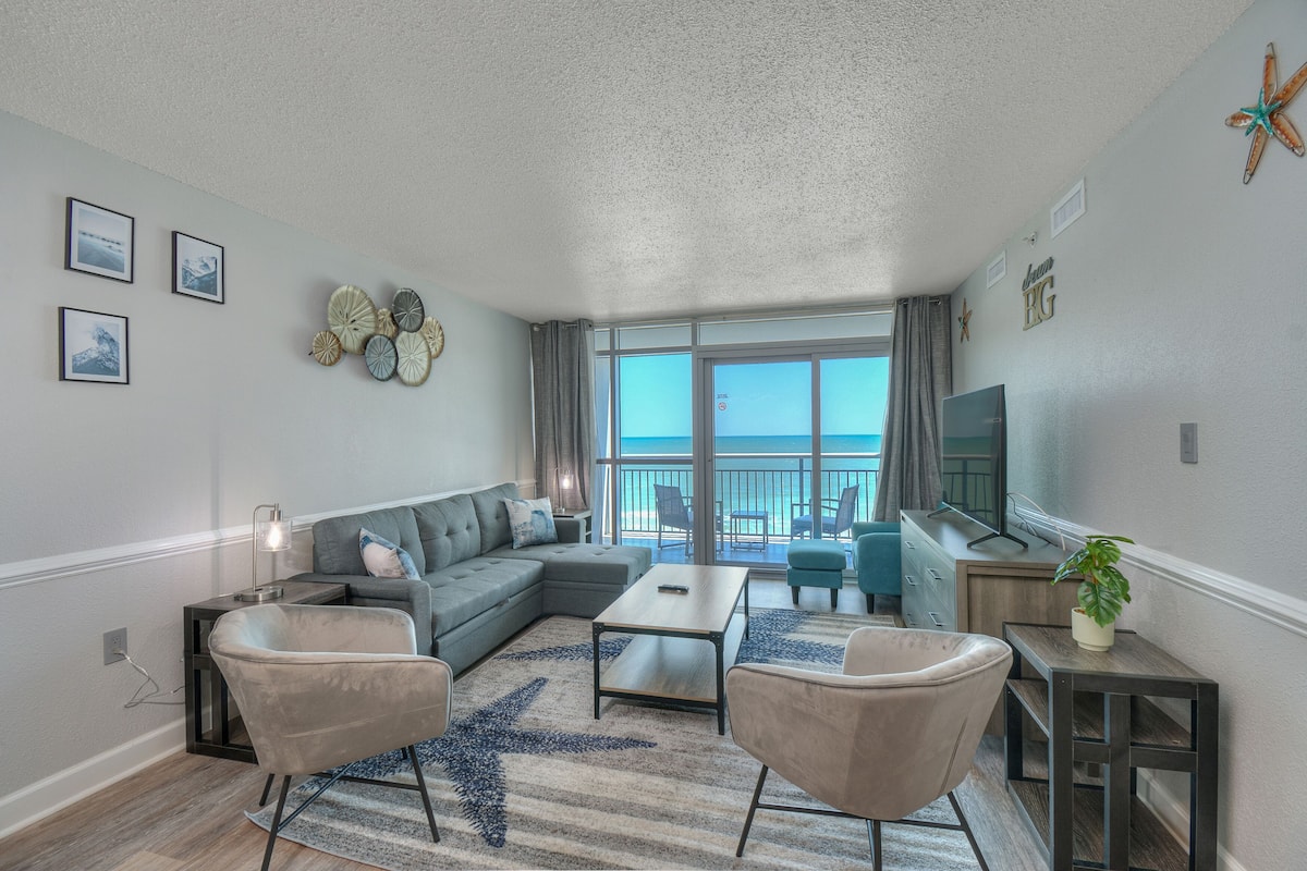 Condo, 1 Bedroom, Balcony, Oceanfront (604A) | Living area