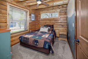 2 bedrooms, desk, iron/ironing board, travel crib