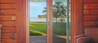 Cabin Oasis on Lake Winnebago "Minutes from EAA"