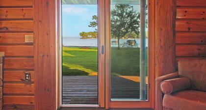Cabin Oasis on Lake Winnebago "Minutes from EAA"