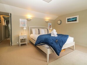 Cottage | 2 bedrooms, individually decorated, individually furnished, free WiFi - 4 Trenhaile Terrace (Truro)