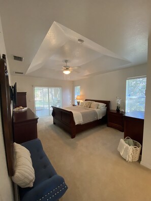 3 bedrooms, iron/ironing board, WiFi, bed sheets