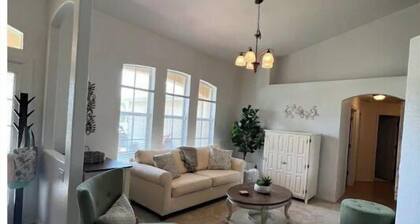 Cozy 3-Bedroom Home in North Port