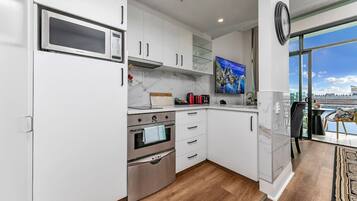 Køkkentøj/tallerkener/redskaber