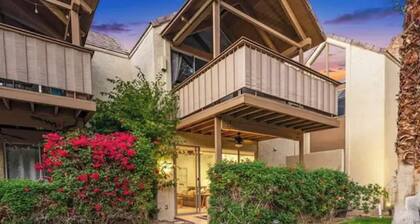 Indian Wells Lux Bungalow Desert Views, Golf, Tennis & Coachella and Stagecoach