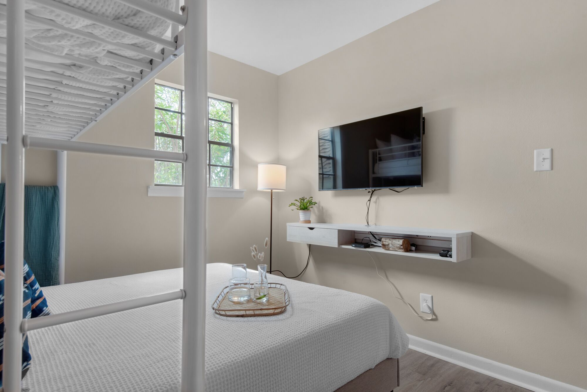 3 habitaciones, tabla de planchar con plancha y wifi gratis 
