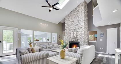 Charming & luxurious retreat nestled in the serene Wallenpaupack Lake Estates.