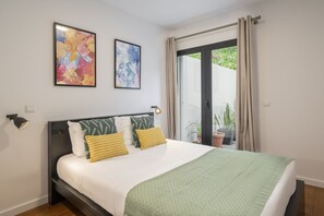 3 habitaciones, tabla de planchar con plancha, wifi y ropa de cama 