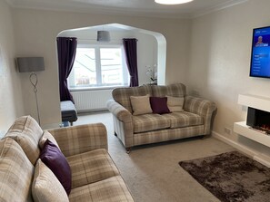 Smart TV, fireplace - Lovely one bedroom Apartment. (Penrith, Cumbria)
