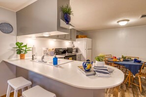 Casa (Sunset Canal Cottage) | Exterior