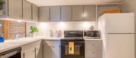 House (Sunset Canal Cottage) | Exterior