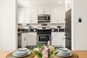 Fridge, microwave, oven, stovetop
