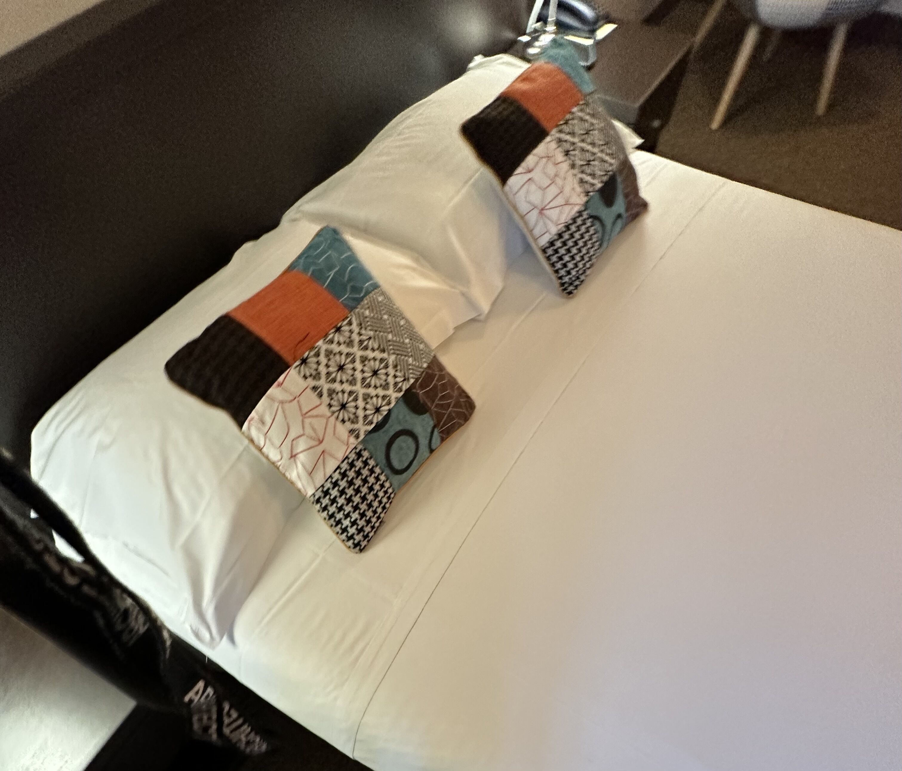 classic room | minibar, in-room safe, desk, laptop workspace