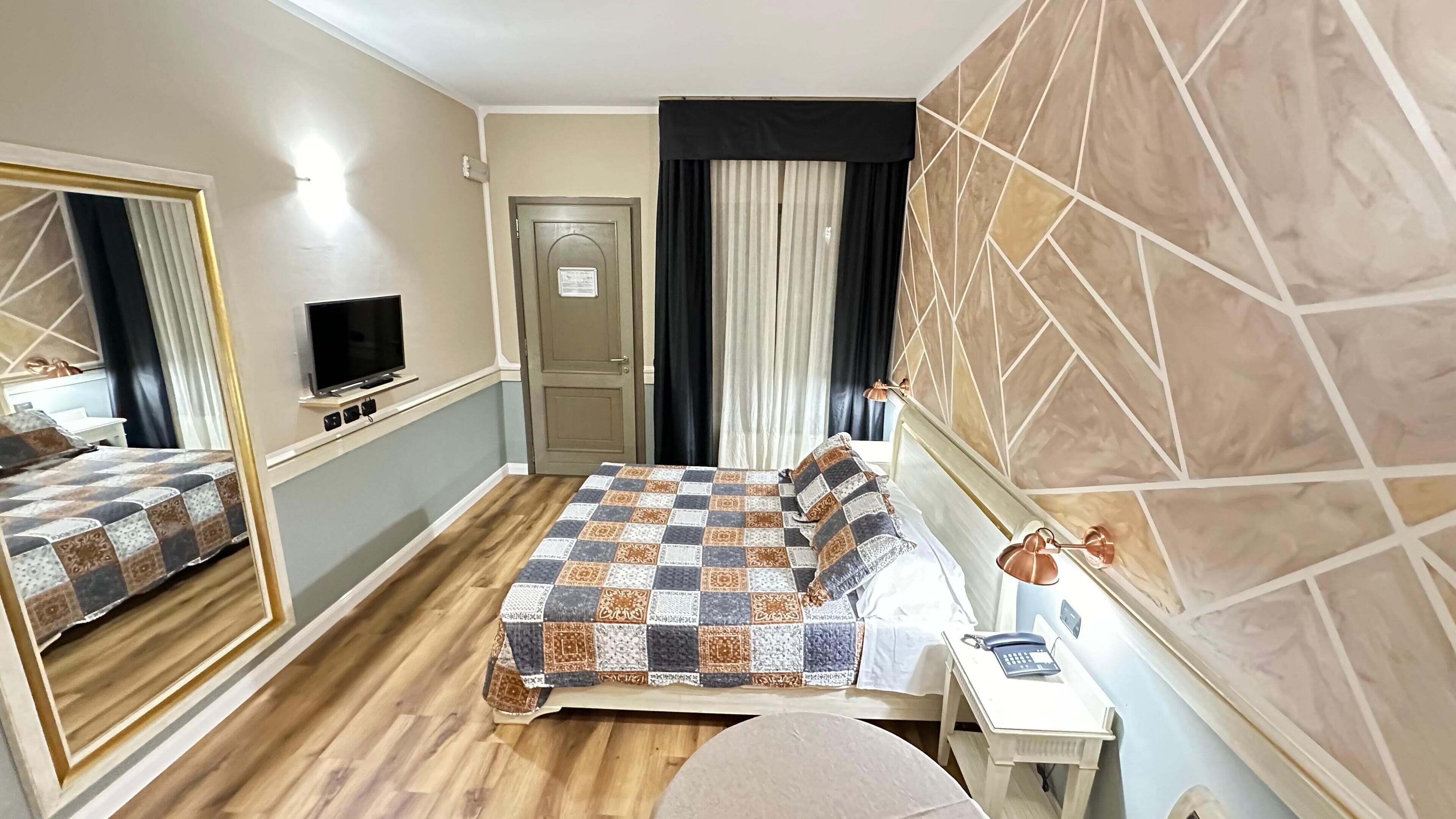 classic room | minibar, in-room safe, desk, laptop workspace