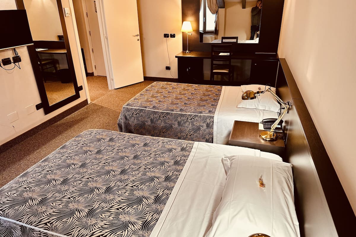 minibar, in-room safe, desk, laptop workspace