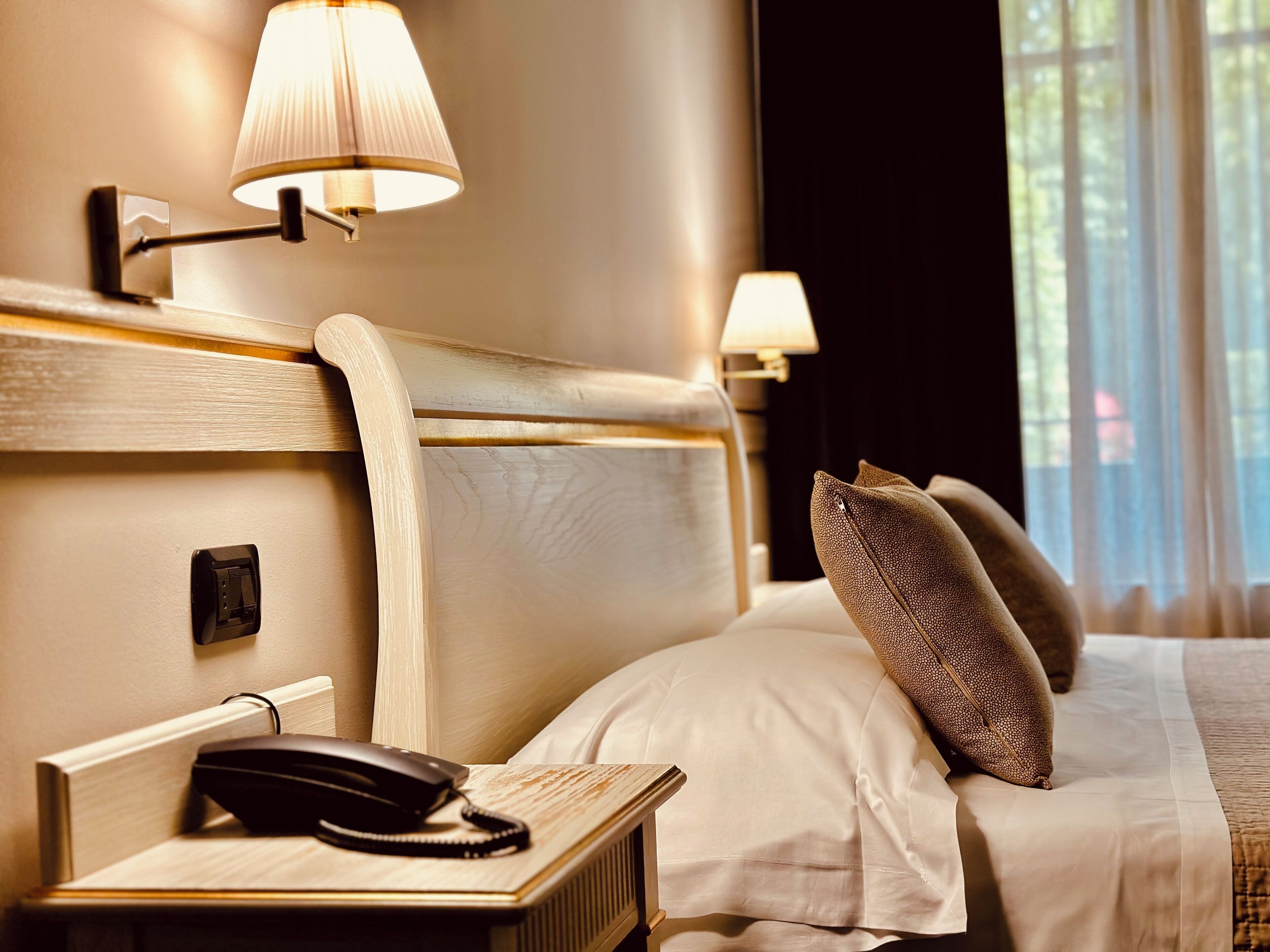 classic room | minibar, in-room safe, desk, laptop workspace