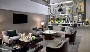 Lobby sitting area - SuperHost EMAAR Residences Apartments - Address Dubai Mall (Dubai)