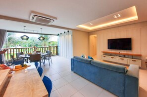 32-inch Smart TV with digital channels, TV - VG Sun Pé na Areia Luxuoso Térreo Gourmet 8 pessoas By DM Apartments (Caucaia)