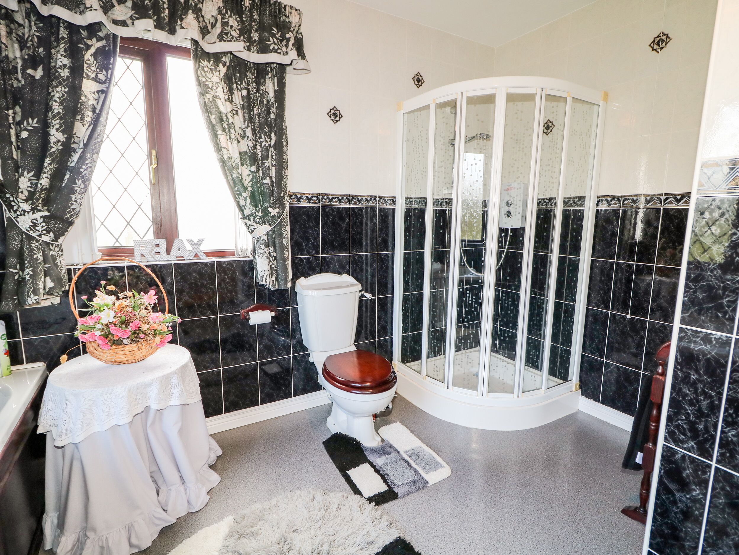 Cottage | Bathroom | Shower