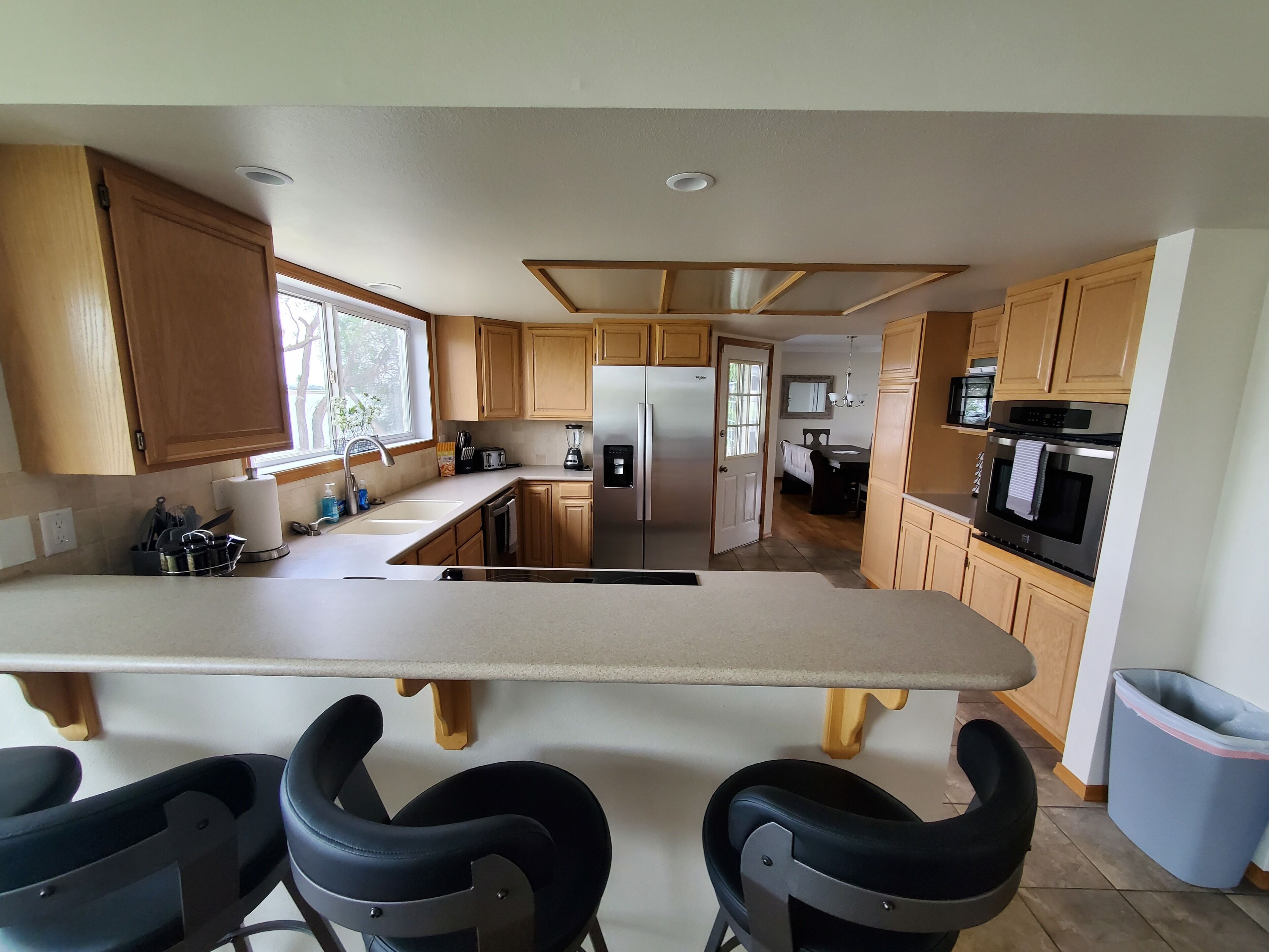 Frigorífic, microones, forn i placa de cuina 