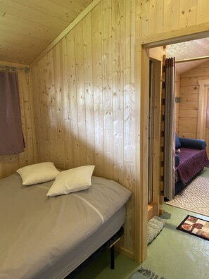 2 bedrooms, travel cot, free WiFi, bed sheets - Tiny house 3 places (Saint-Pardoux)