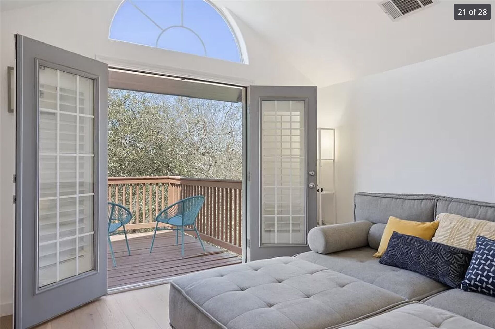 Smart-tv och eldstad