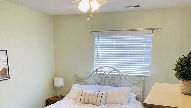 2 bedrooms, iron/ironing board, WiFi, bed sheets