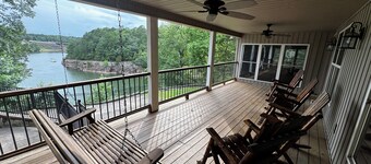 Large House with Front Row View of the Cliffs