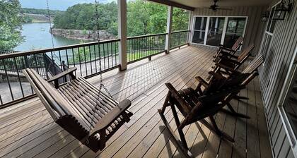 Large House with Front Row View of the Cliffs