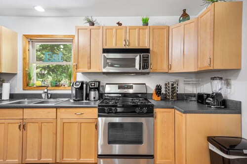 10 minutes to Casino with hot tub!