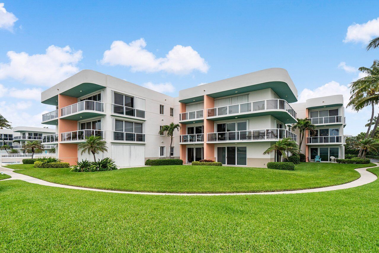 Oceanfront and inlet views!  Coffee in the morning and wine in the evening!