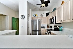 Fridge, microwave, oven, stovetop - Beautiful Sunset views of Port Charlotte (Punta Gorda)