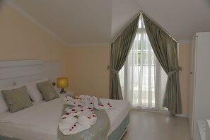 Chambre Économique Double ou avec lits jumeaux | Articles gratuits dans le mini-bar, draps fournis