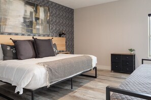 10 bedrooms, iron/ironing board, free WiFi, bed sheets
