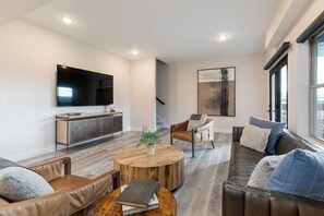 Smart TV, table tennis, video library
