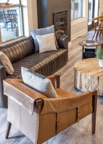 Branson 10BR Lake Lodge | Sleeps 34 + Hot Tub