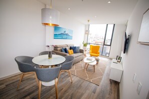 Smart-TV, Tischtennisplatte