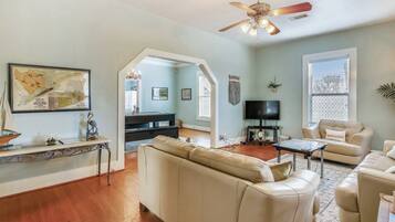 House (3 Bedrooms) | Property amenity