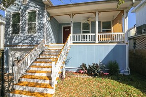 House (3 Bedrooms) | Property amenity - A Bended Oak Bungalow by Ryson Vacation Rentals (Galveston)