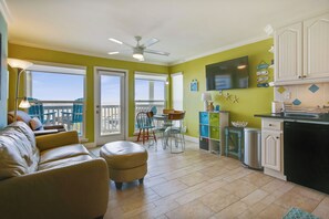 Condo (2 Bedrooms) | Property amenity - Pineapple Paradise by Ryson Vacation Rentals (Galveston)