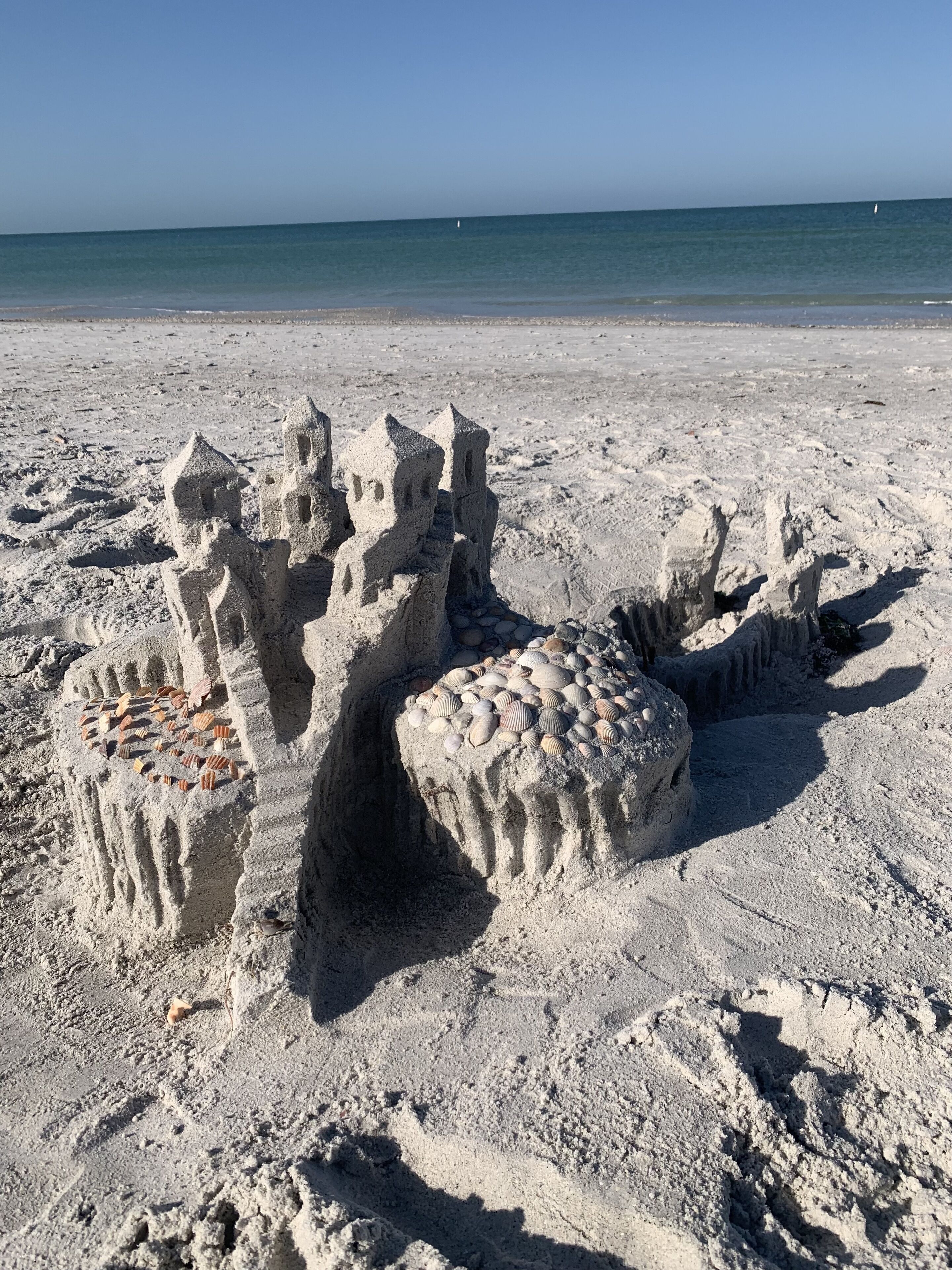 بالقرب من الشاطئ