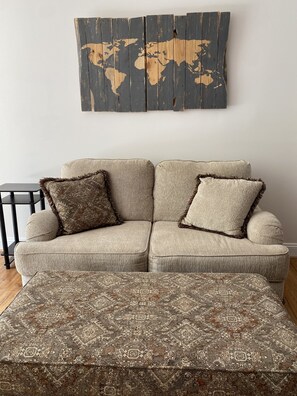 Living area - Brand new 1 bedroom apartment, 7 minutes from Liberty University (Lynchburg)