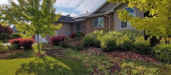 Beautiful home, 8 bedrooms-18 beds-sleeps 30, family friendly