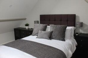 Cottage, Beberapa Tempat Tidur | 3 kamar tidur, setrika/meja setrika, Wi-Fi gratis, dan seprai linen