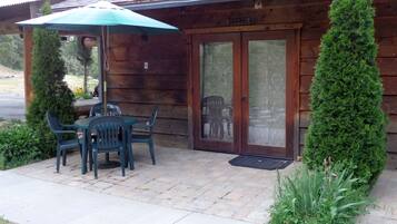 Cedar Room | Terrace/patio